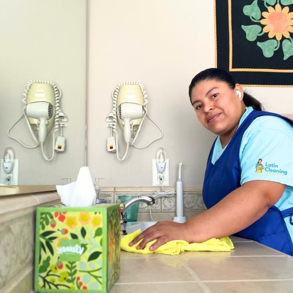 Yanet Carmona owner of Latin Cleaning Services in Sun Valley NV – founder and lead cleaning professional